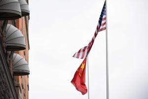 第三次中美经贸会谈在瑞典斯德哥尔摩落幕后，双方同意推动5月12日在日内瓦谈成的90天“休战”共识，在8月12日到期后再展期90天。（法新社）